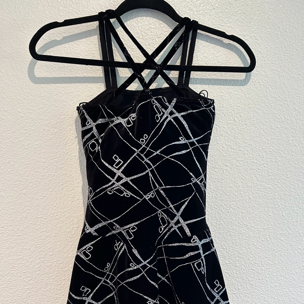 Mondor black&silver figure skating dress size petite small with matching top hat - Picture 1 of 10